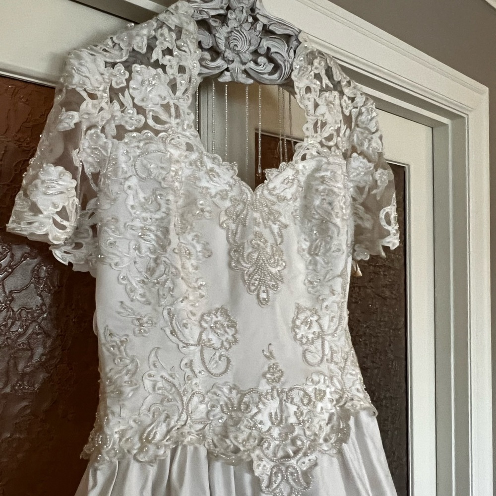 VINTAGE Lady Eleanor Wedding dress- size 20.